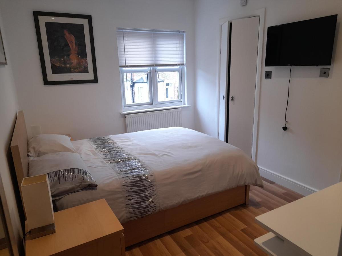 Lovely Home With Full En-Suite Double Bed Rooms Reading Exterior foto